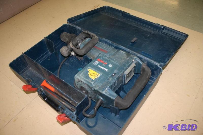 lot 7 image: Bosch SDS-Max Demolition Hammer
