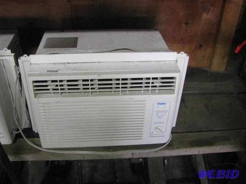 lot 108 image: Haier Window unit Air Conditioner, 5000BTU, 1...
