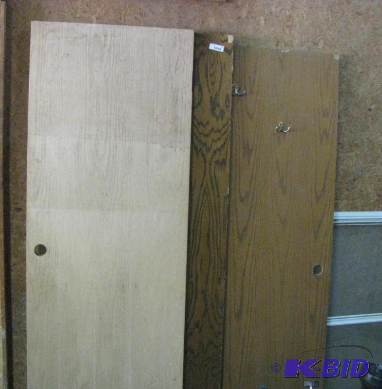 lot 115 image: 3 Interior Doors, 1 solid & 2 hollow core...