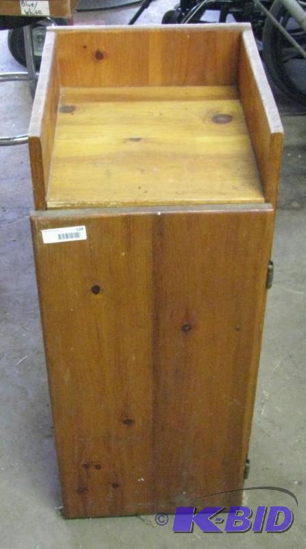lot 128 image: Vintage Small Wood Cabinet. Good condition. N...