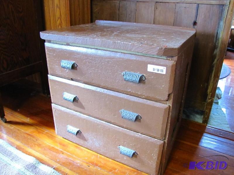 lot 13 image: Vintage wood 3 drawer dresser with nice metal...