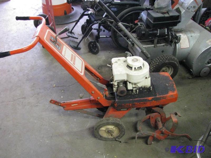 lot 131 image: Older Garden Tiller. Worked great the last ti...