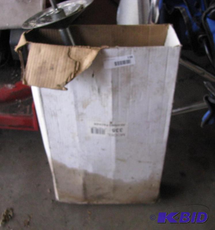 lot 138 image: Bearing Packer model 335 was told it works...