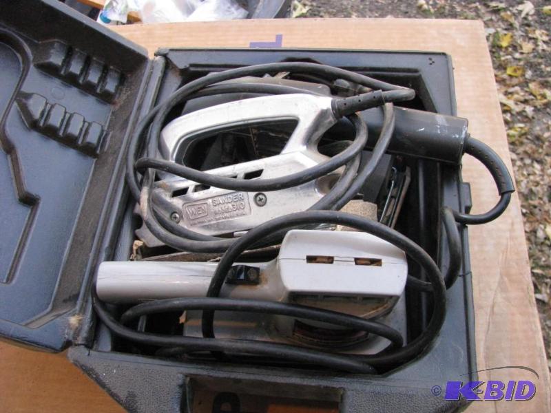lot 142 image: 3 hand held sanders. WEN model 310, Skill, Bl...