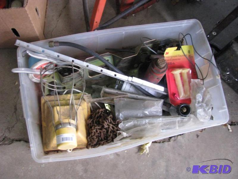 lot 163 image: Tote full of miscellaneous tools and garage i...