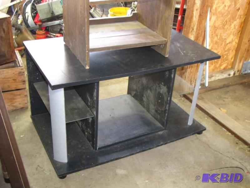 lot 181 image: 3 shelvingcabinet units. Fair condition...