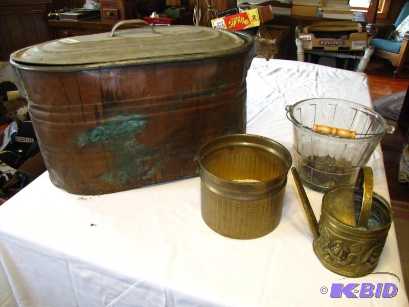 lot 21 image: Vintage Copper Tub with Lid, copper pot, copp...