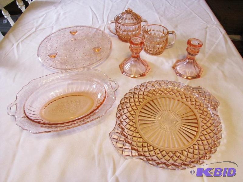 lot 22 image: Vintage Pink Depression Glass, 8 pieces. All ...