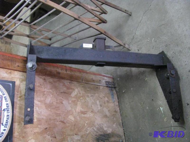 lot 239 image: Heavy Duty Hitch...