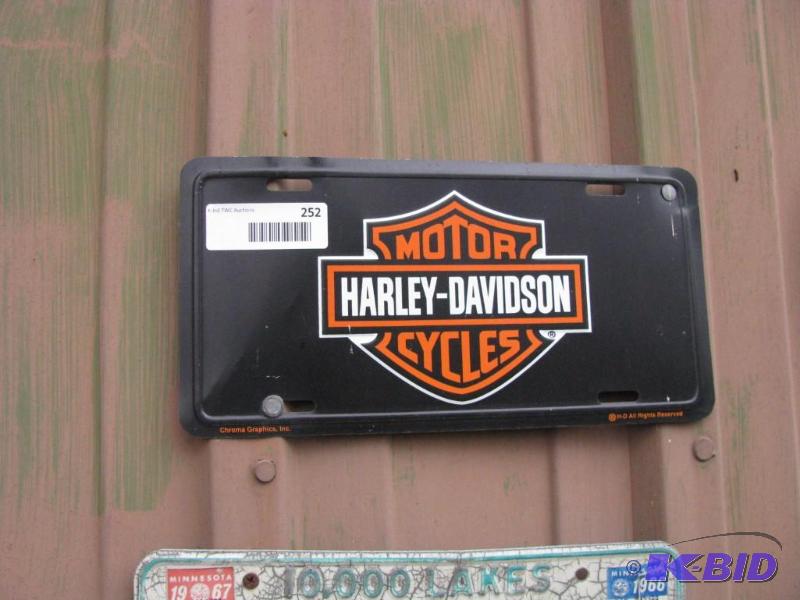 lot 252 image: Metal sign. Harley Davidson...