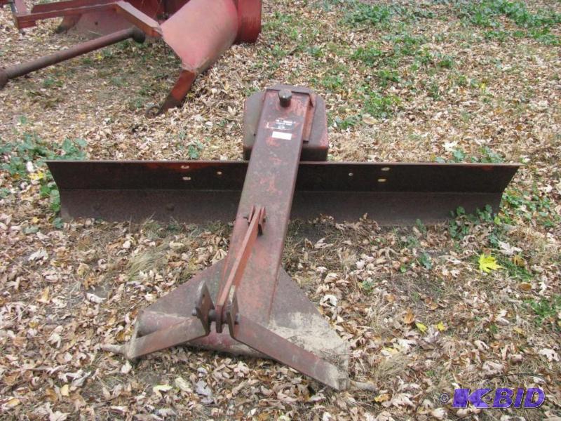 lot 268 image: farm implement, driveway blade attachment Cat...