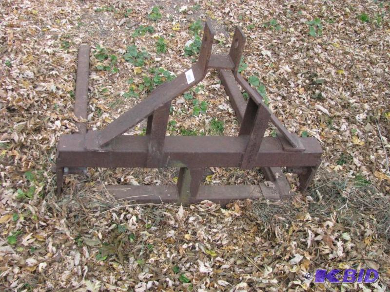 lot 270 image: farm implement, fork for lifting large round ...