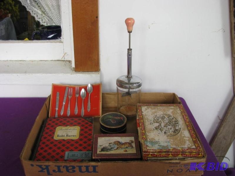 lot 340 image: vintage paper boxes, vintage kitchen chopper ...