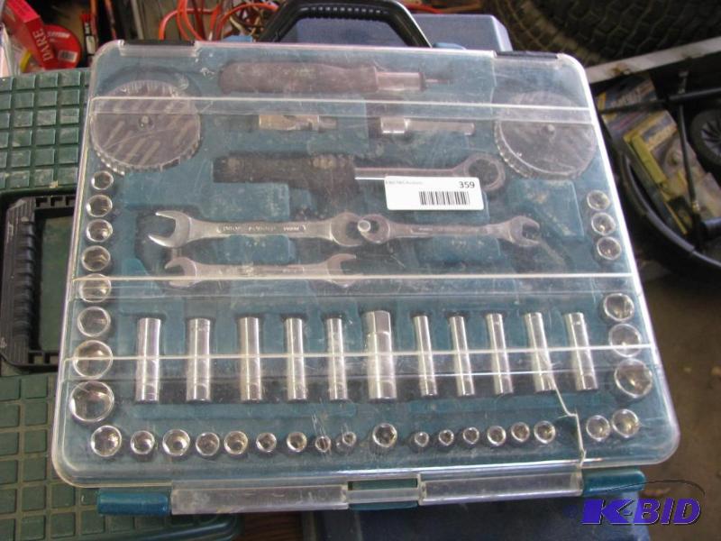 lot 359 image: tool set as pictured...