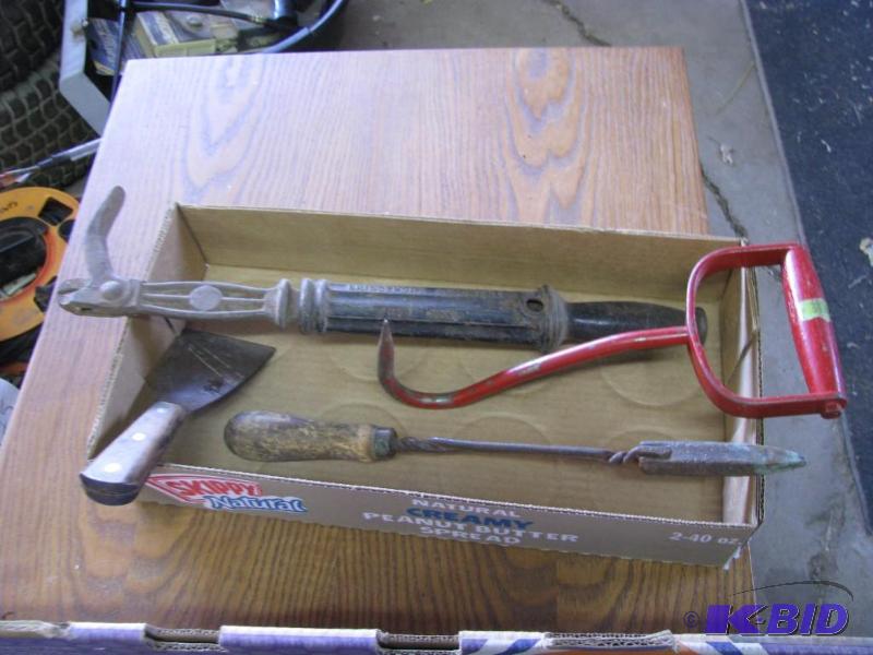 lot 363 image: vintage nail puller hay bale hook antique sol...
