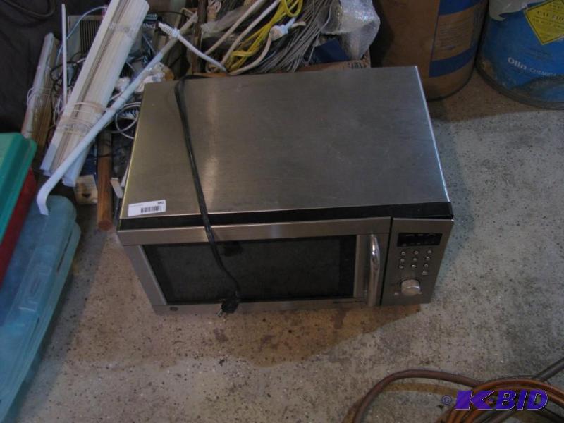 lot 380 image: chrome microwave works fine was replaced by n...
