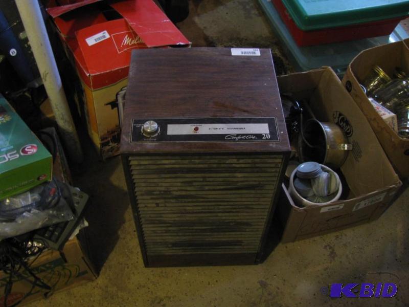 lot 384 image: comfort aire automatic dehumidifier reported ...