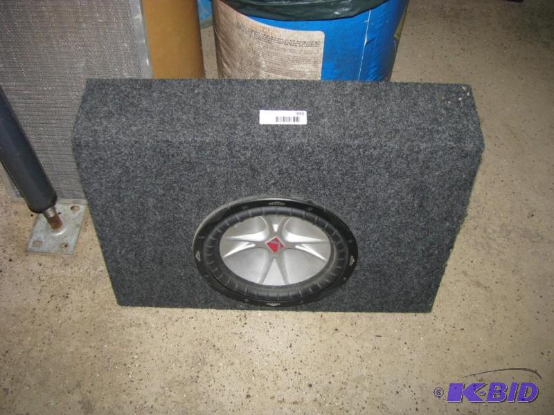 lot 393 image: kicker speaker works fine...