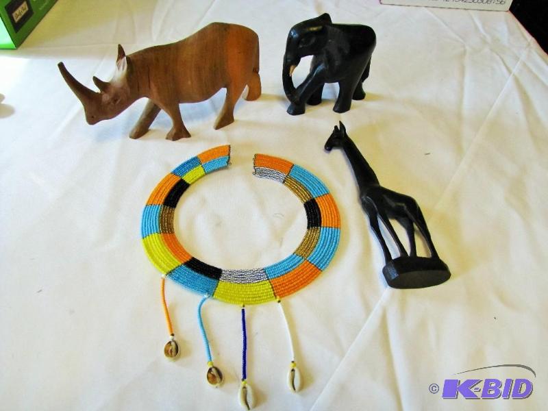 lot 415 image: Souvenirs from Africa, 3 carved animal statur...