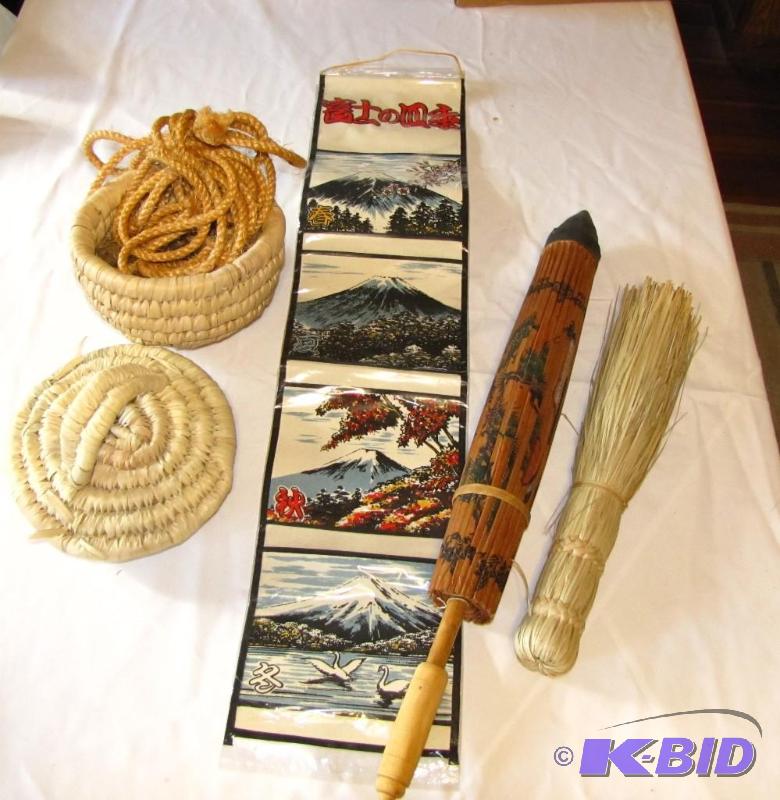 lot 418 image: Souvenirs from Asia, hanging basket, lovely p...