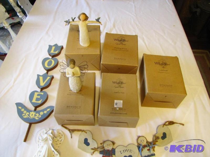 lot 436 image: 5 Willow tree Wood figurines & more...