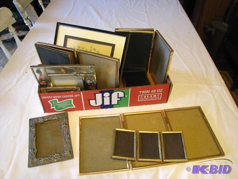 lot 439 image: lot of metal frames and more...
