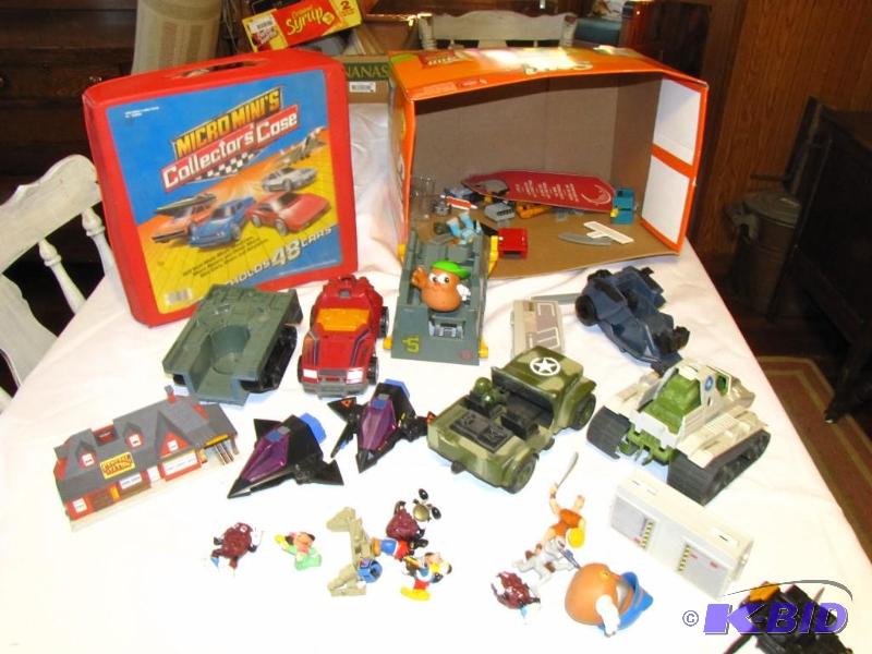 lot 461 image: large lot of toys, cars & more...