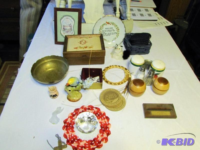 lot 466 image: vintage collectables, S&ampP shakers, figuri...