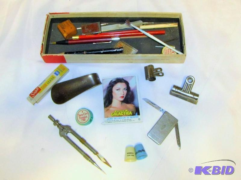 lot 478 image: collectable items, Vtg metal shoe horn, money...