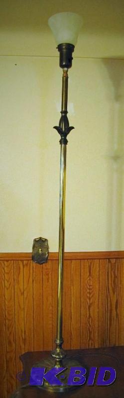 lot 49 image: Vintage Stiffel Brass Floor Lamp with Glass s...