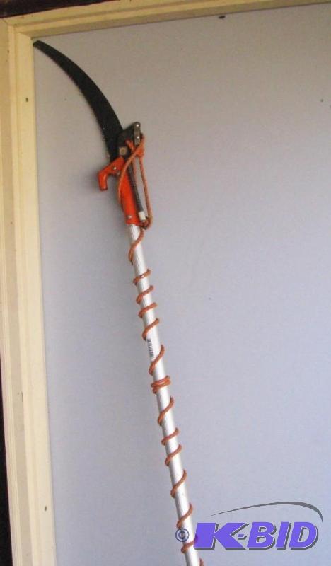 lot 59 image: Tree Pruner Trimmer, nice condition...