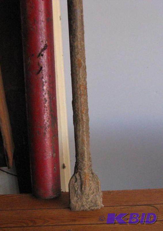 lot 72 image: Vintage Iron Post Ponder & Long Chipper, ...