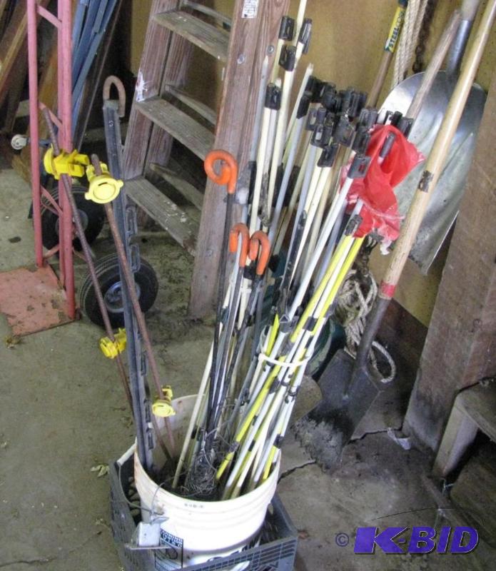 lot 75 image: Lot of Electric Fencing Posts. Check out lot ...