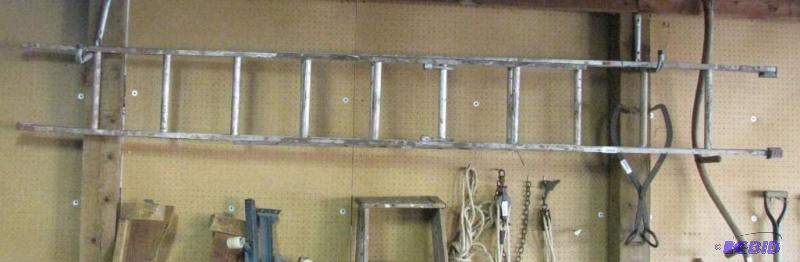 lot 80 image: Metal Extension Ladder, good condition...