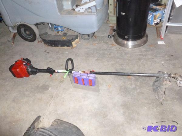 Craftsman 2 cycle weed trimmer. Tested and wo...