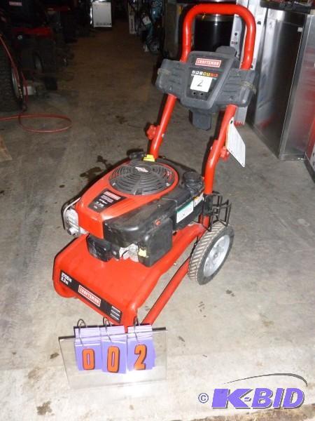 Craftsman gas powered pressure washer. 2700 p...