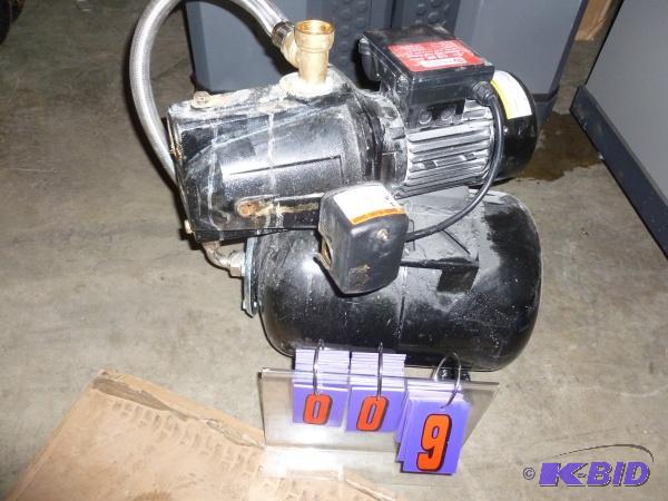 Shallow water pump and tank. Appears to be us...