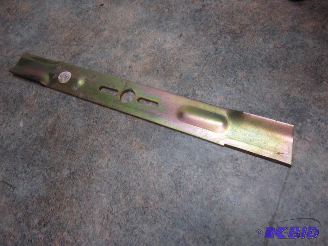 lot 101 image: 21 inch replacement lawn mower blade. ...