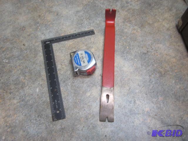 lot 109 image: Braker Bar tape measure and square....