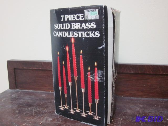 lot 117 image: New in Box