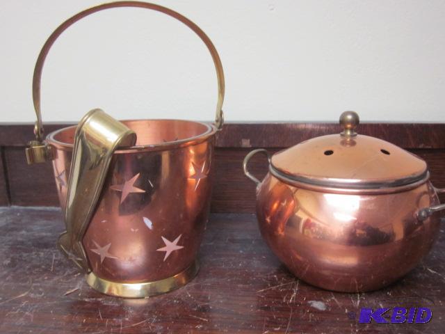 lot 118 image: Glass lined copper ice bucket and copper pot....