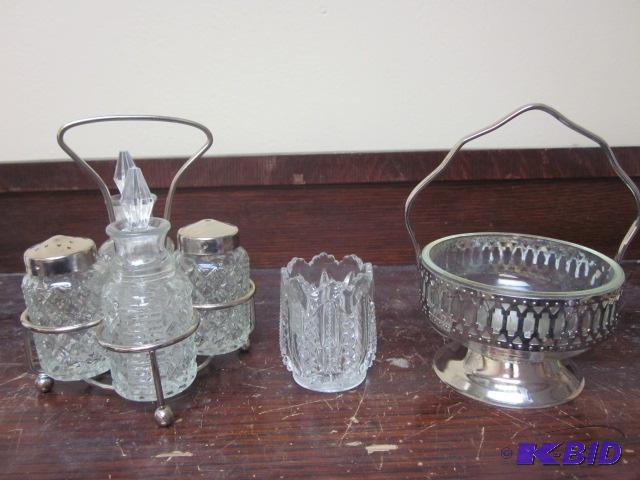 lot 142 image: Lot of cut crystal....
