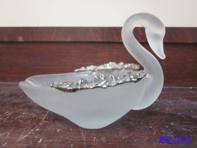 lot 157 image: Glass swan soap dish. ...