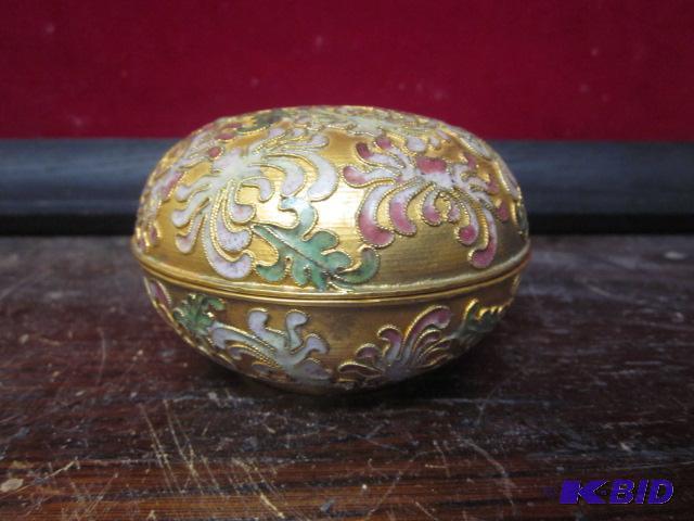 lot 159 image: Vintage Colaisone enamel over metal trinket b...