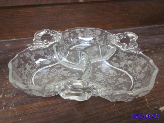 lot 22 image: 9 inch Heisey etched glass relish dish, no ch...