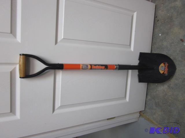 lot 39 image: Bulldog shovel. ...