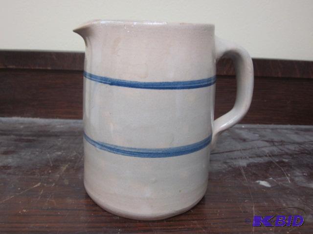 lot 4 image: Early Antique and unmarked Red Wing whiteware...