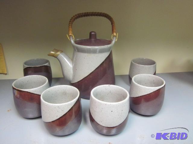 lot 8 image: Japanese stoneware tea serving set. ...