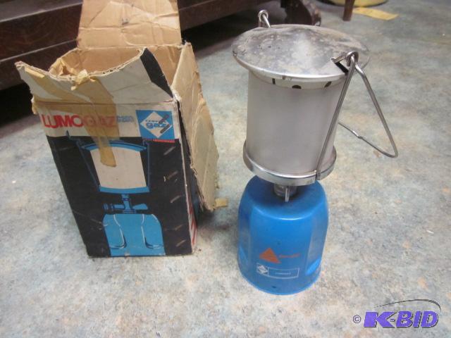 lot 84 image: Lumogaz C200 Butane lamp with unused butane c...