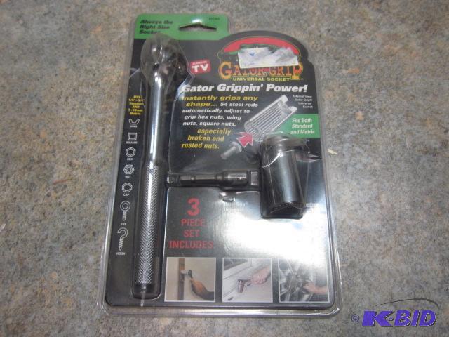 lot 95 image: Gator Grip Universal socket in open package.&...